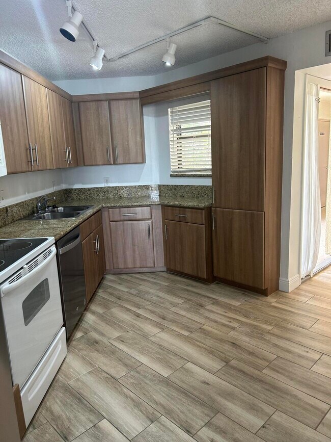 Building Photo - 5751 Camino Del Sol