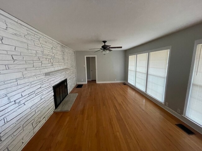 Building Photo - 4 Bedroom, 2 Bath  in the heart of Abilene!!