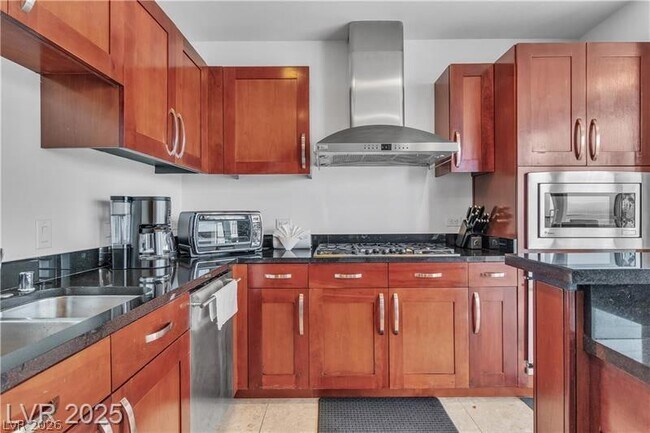 Building Photo - 4525 Dean Martin Dr