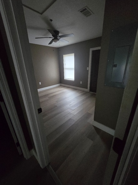 Building Photo - 2017 E Canal St