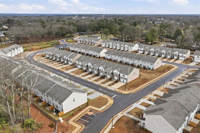 Building Photo - 204 Flier Dr