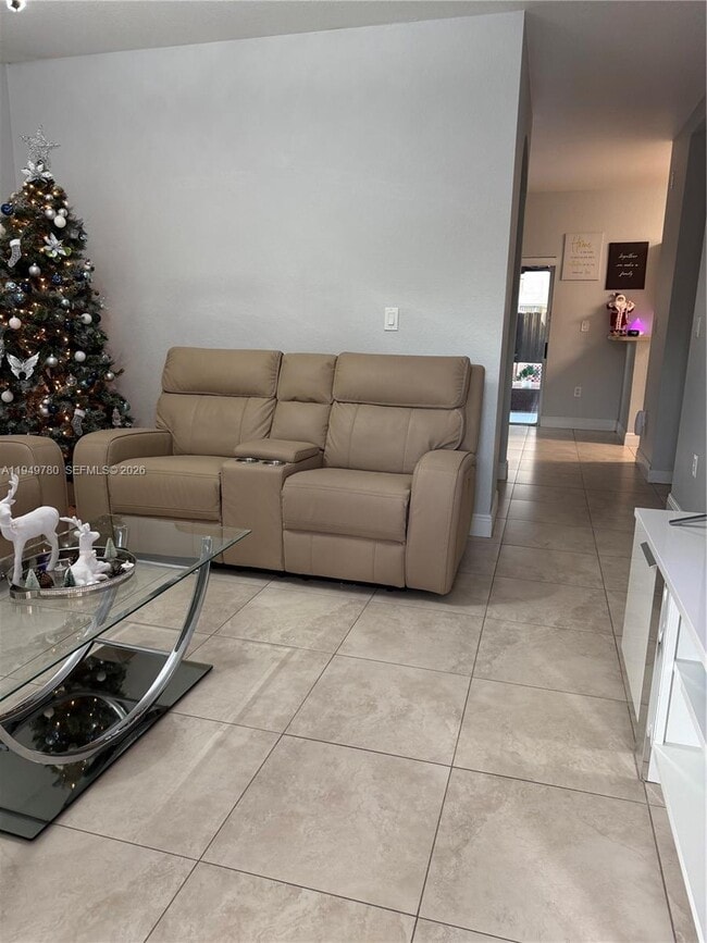 Building Photo - 4117 NE 24th Dr