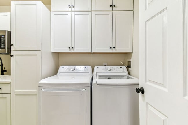 Building Photo - 1107 W Braddock St