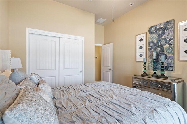 Building Photo - 1901 Discovery Blvd