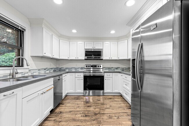 Primary Photo - 18605 NE Everett Ct