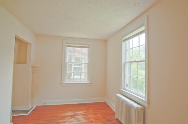 Building Photo - 8br Single Family Home on 14th St NW  (MIN...