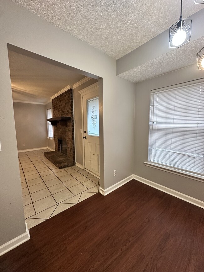 Building Photo - 1 Brandle Cove