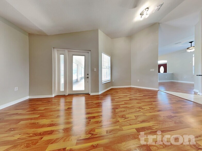 Building Photo - 12339 Palm Ridge Dr