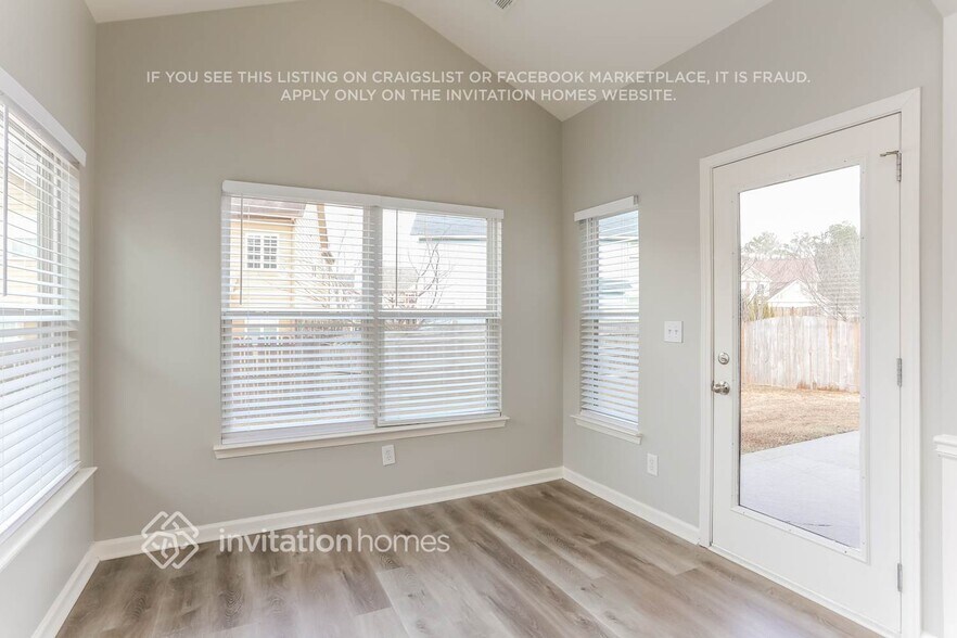 Building Photo - 5058 Manning Dr