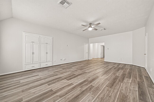 Building Photo - 19343 Dickson Park Dr