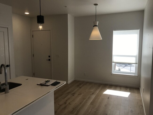 Building Photo - 2430 Tschache Ln