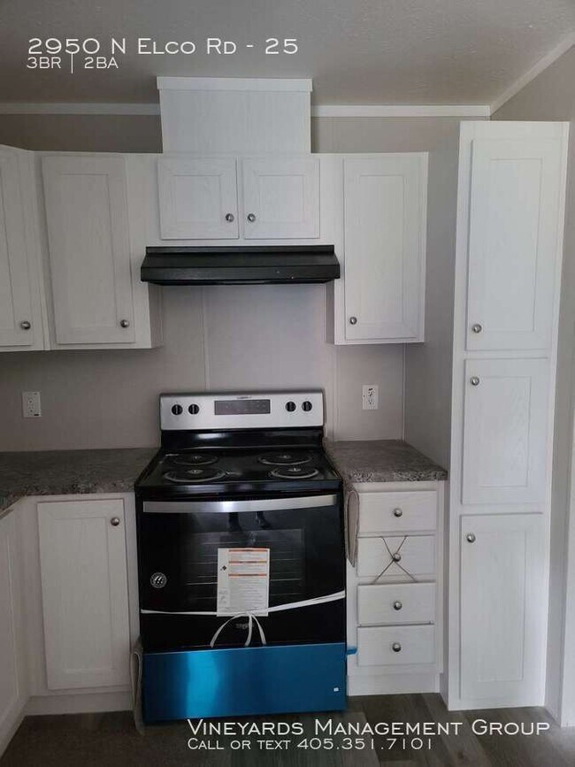 Building Photo - Mobile Home for Sale