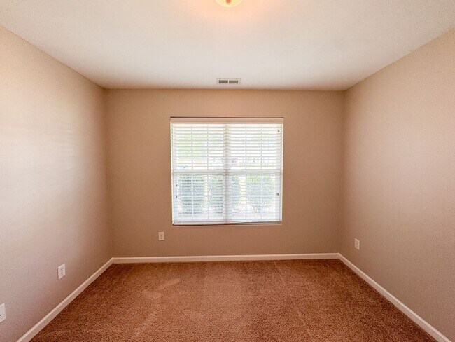 Building Photo - Charming 3 Bed 2 Bath Home in Hope Mills