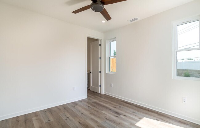 Building Photo - 6402 Kenwater Pl