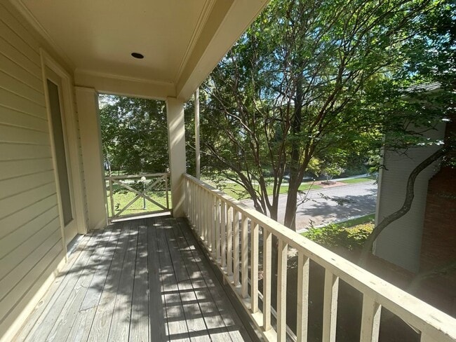 Building Photo - Great Location, close to Everything Harbor Town. Overlooks pond Beautiful view!  Pets allowed wit...