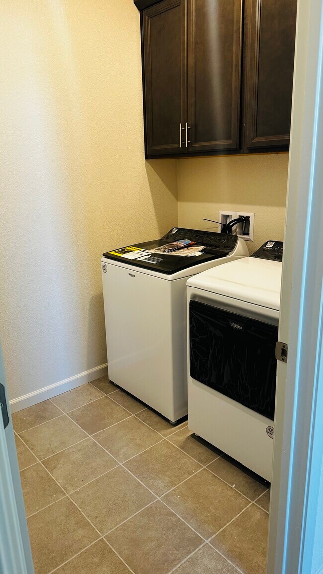 Building Photo - 3078 Feather Rd