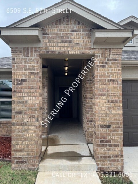 Building Photo - 6509 SE 87th St