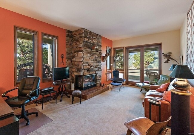 Building Photo - Executive 2BR/3BA Condo with Mountain View...