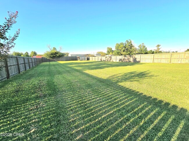 Building Photo - 3225 10 Acre Rd