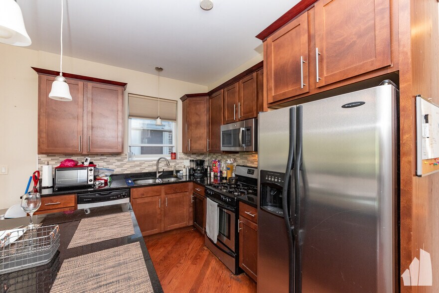 Building Photo - 2535 W Flournoy St