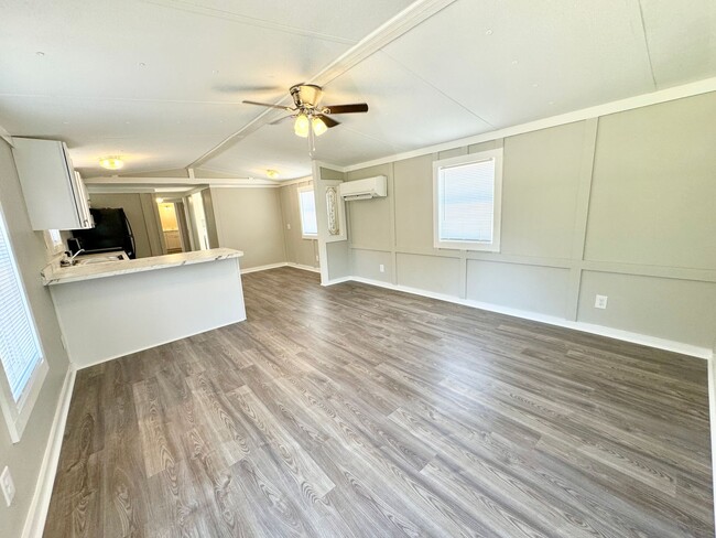 Building Photo - 2 bedroom, 2 baths with all new appliances...