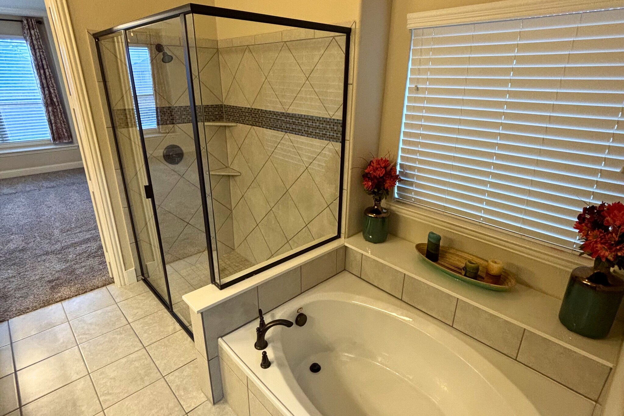 Building Photo - 5547 Lightfoot Ln