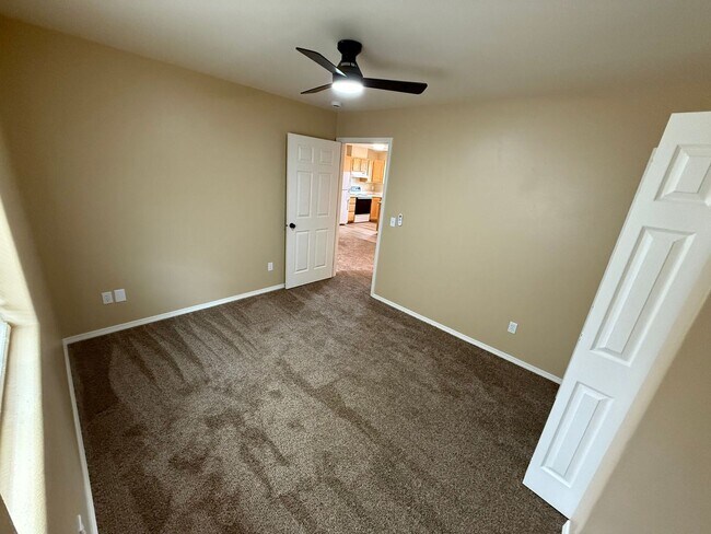 Building Photo - Newly Renovated Ground Level Orchards 2-be...