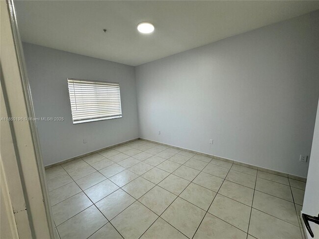 Building Photo - 7220 NW 114th Ave