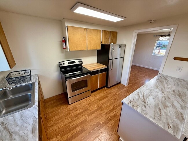 Building Photo - Charming and low-maintenance 2-bedroom, 1-...