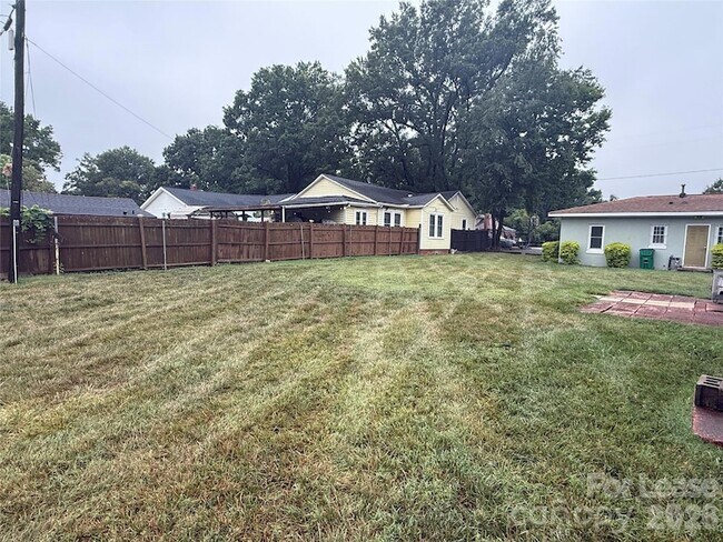 Building Photo - 2623 Greenland Ave