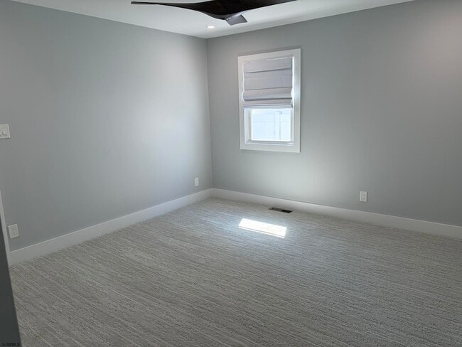 Building Photo - 437 Berkshire Dr