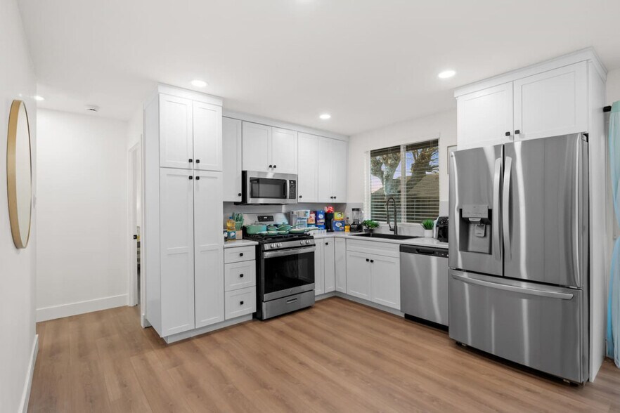 Building Photo - 1676 Raynell Way