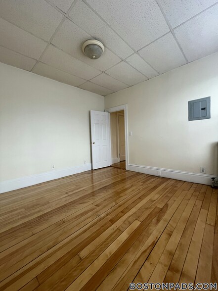 Building Photo - 441 Cambridge St