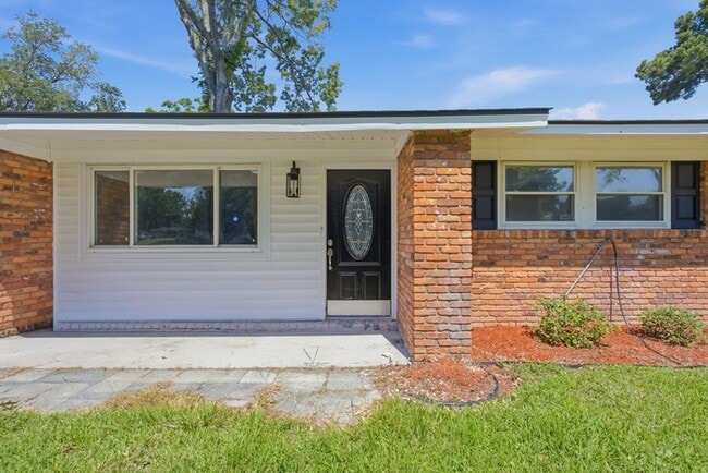 Building Photo - 12433 Deerfield Rd