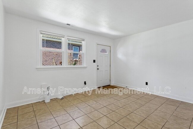 Building Photo - 1028 Modoc Ave