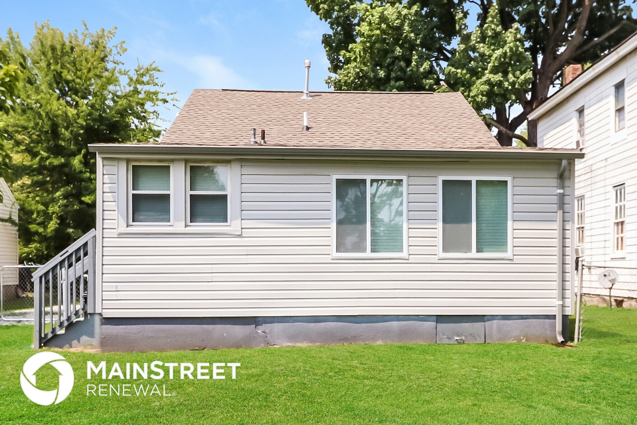 Building Photo - 3818 Bank St