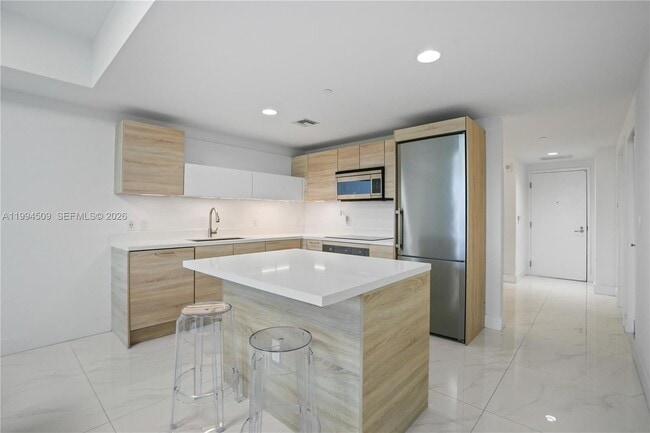 Building Photo - 16385 Biscayne Blvd