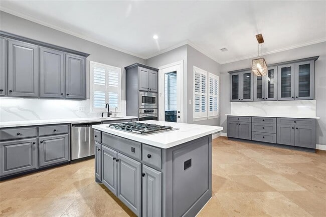 Building Photo - 210 Breezy Way
