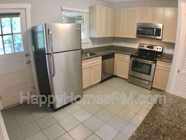 Building Photo - 2066 St Lukes Dr