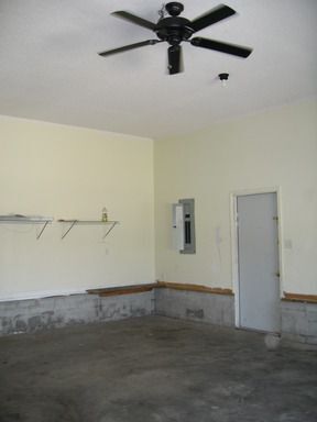 Building Photo - 906 Huff Dr