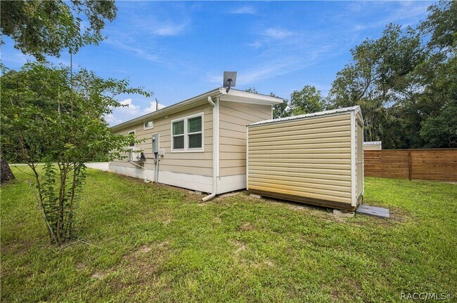 Building Photo - 9302 E Sycamore Pl