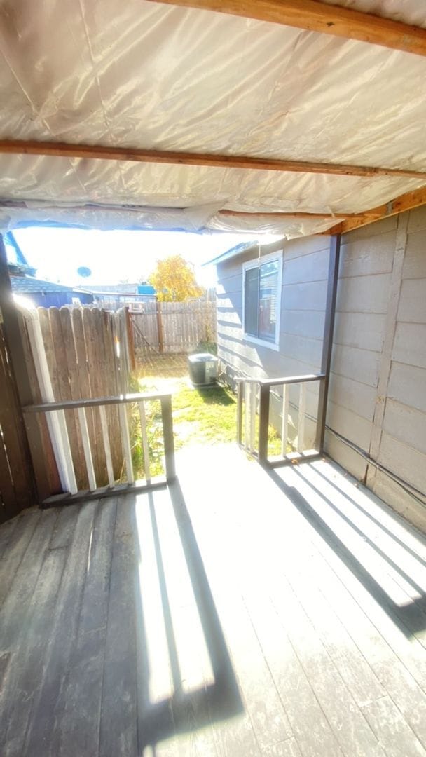Building Photo - Cozy Home