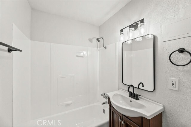 Building Photo - 44140 Lightwoods Ave