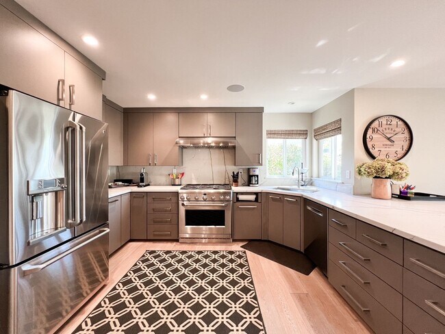 Building Photo - Luxury Living in one of Napa Valley's Most Prestigious Gated Commmunities