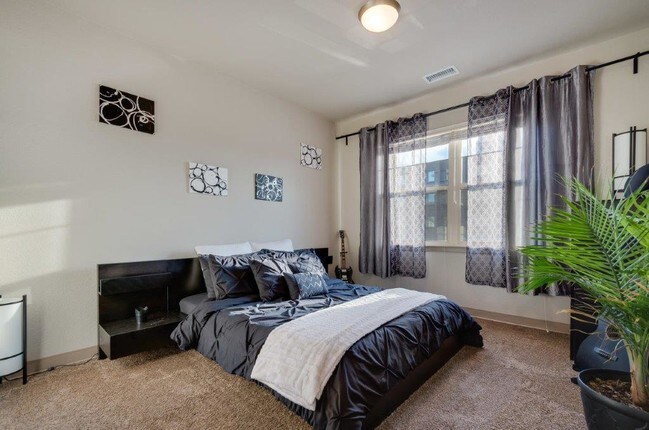 Building Photo - Peregrine Place Apartments