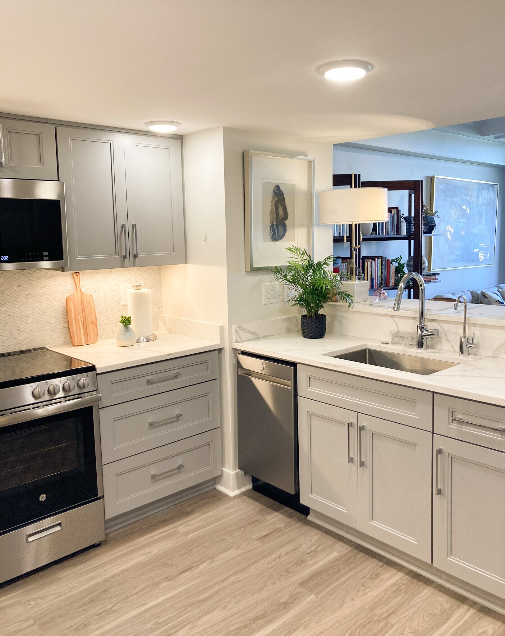 Building Photo - 14 Lockwood Dr