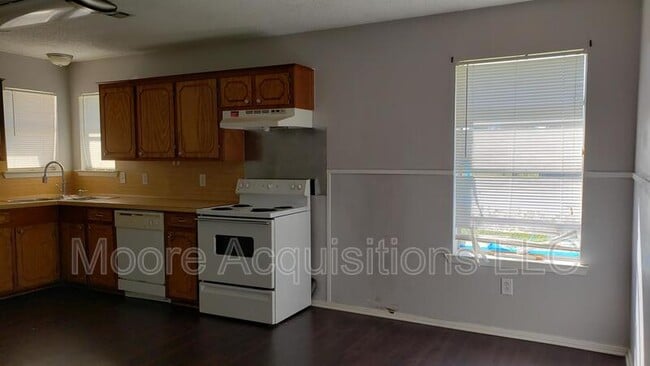 Building Photo - 3510 Garland Rd