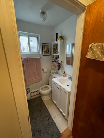 Building Photo - 144 Thorndike St