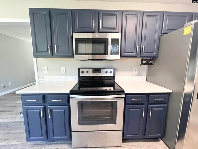 Building Photo - 301 Legend Oaks Dr
