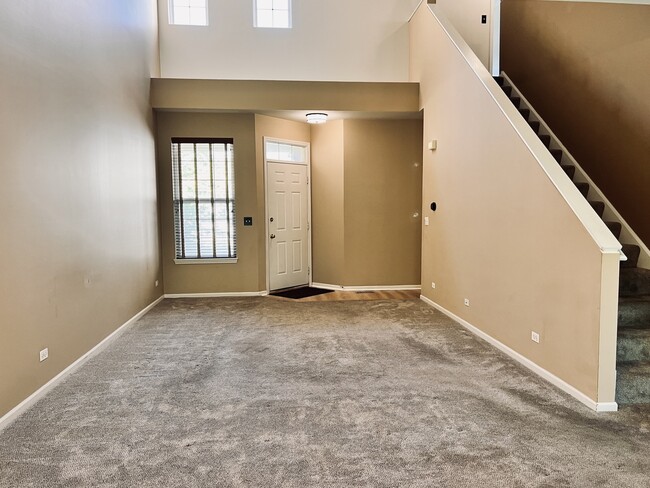 Building Photo - 625 Shakespeare Dr